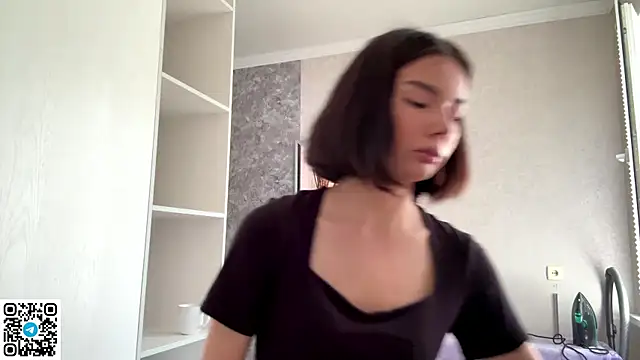 Snapshot of MarylnMonnier chatting on May 2026 08:11:01 AM MarylnMonnier online show from May 2026 08:11:01 AM