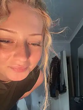 Snapshot of Sofianoon chatting on May 2026 04:26:01 PM Sofianoon online show from May 2026 04:26:01 PM
