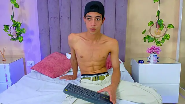 Snapshot of Liam__Mercury chatting on June 2026 08:02:01 PM Liam Mercury online show from June 2026 08:02:01 PM