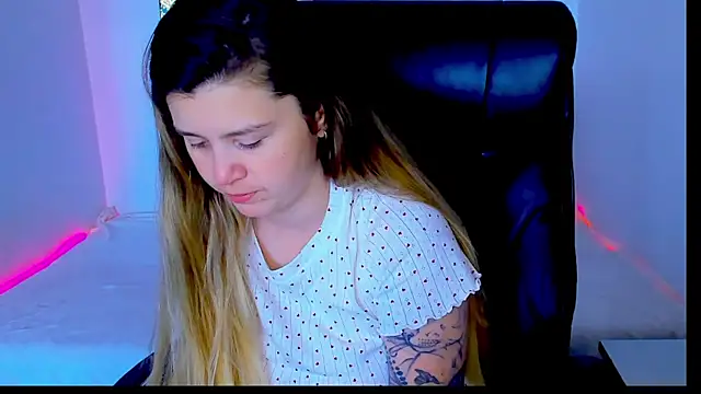 Snapshot of Natali_Secret chatting on May 2026 10:01:01 AM Natali Secret online show from May 2026 10:01:01 AM