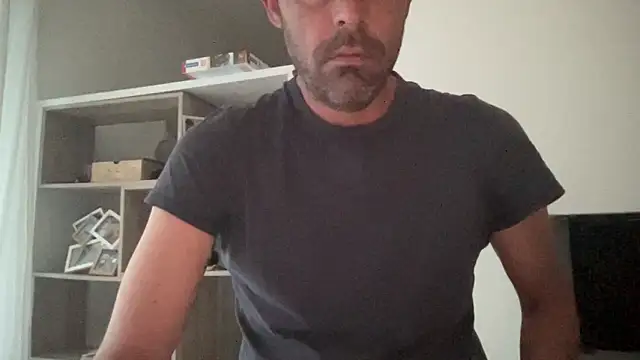 Riccardo86xx online show from April 2026 03:55:01 AM