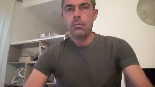 Riccardo86xx online show from April 2026 04:08:02 AM