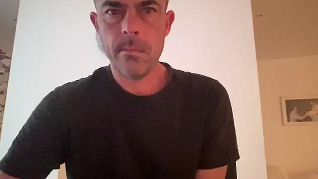 Riccardo86xx online show from May 2026 03:47:02 AM