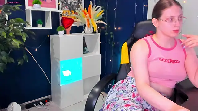 Snapshot of Queen_Milena chatting on May 2026 11:05:01 AM Queen Milena online show from May 2026 11:05:01 AM