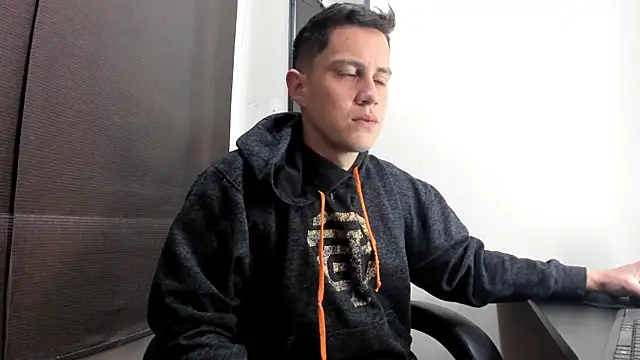 Snapshot of KendricTorres chatting on May 2026 12:56:02 PM KendricTorres online show from May 2026 12:56:02 PM
