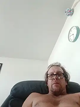 Snapshot of Craven311 chatting on July 2026 02:32:02 PM Craven311 online show from July 2026 02:32:02 PM