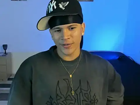 Snapshot of sant_wahlberg chatting on June 2026 07:20:01 AM sant wahlberg online show from June 2026 07:20:01 AM