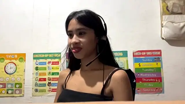 MyrlKu online show from May 2026 02:11:02 PM