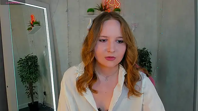 Emmaa Kimm online show from June 2026 01:05:01 AM