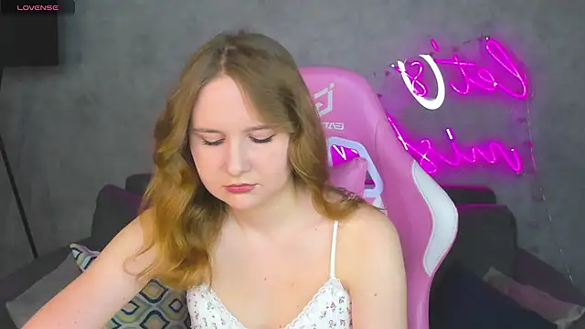 Emmaa Kimm online show from June 2026 12:44:01 AM