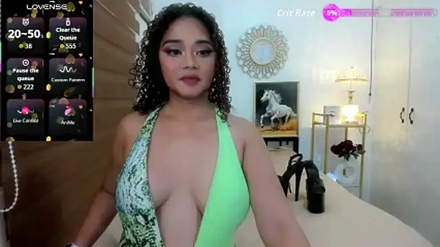 Snapshot of curly_tops69 chatting on June 2026 04:03:01 AM curly tops69 online show from June 2026 04:03:01 AM