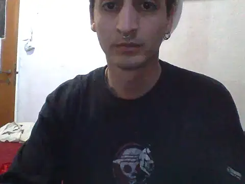 luuffy67 online show from April 2026 05:40:01 PM