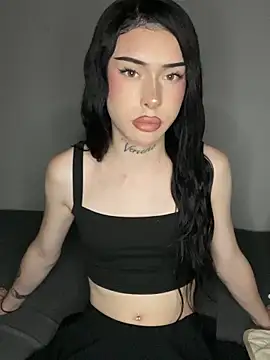 Snapshot of hailiechyll chatting on June 2026 10:11:02 PM hailiechyll online show from June 2026 10:11:02 PM