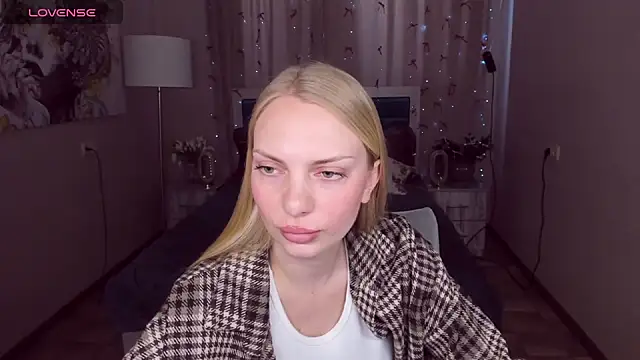 Snapshot of NancyGlamour chatting on May 2026 09:50:02 AM NancyGlamour online show from May 2026 09:50:02 AM