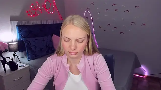 Snapshot of NancyGlamour chatting on May 2026 10:34:02 AM NancyGlamour online show from May 2026 10:34:02 AM