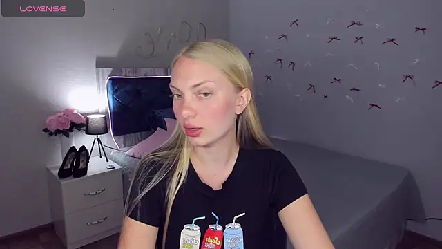 Snapshot of NancyGlamour chatting on July 2026 10:11:01 AM NancyGlamour online show from July 2026 10:11:01 AM
