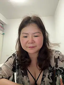 linda51863 online show from May 2026 12:12:01 PM