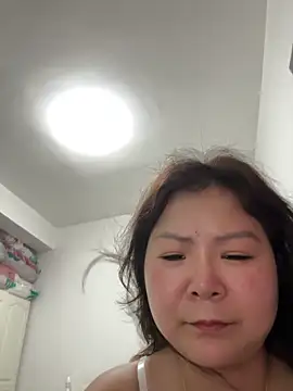 linda51863 online show from May 2026 12:55:02 PM