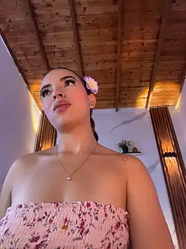 Snapshot of catalina_lafer chatting on May 2026 01:27:01 PM catalina lafer online show from May 2026 01:27:01 PM