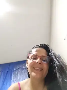 Snapshot of Bella_Morena27 chatting on May 2026 03:24:02 AM Bella Morena27 online show from May 2026 03:24:02 AM