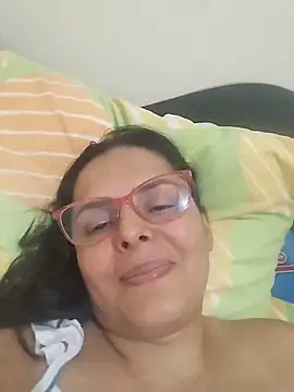 Snapshot of Bella_Morena27 chatting on May 2026 04:01:02 PM Bella Morena27 online show from May 2026 04:01:02 PM