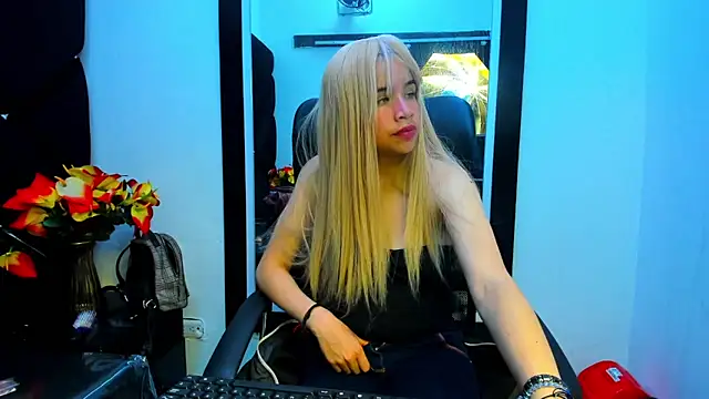 Snapshot of ivyqueen28 chatting on June 2026 05:03:02 AM ivyqueen28 online show from June 2026 05:03:02 AM