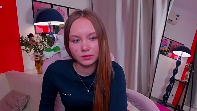 FloraLarsson online show from May 2026 03:53:02 PM