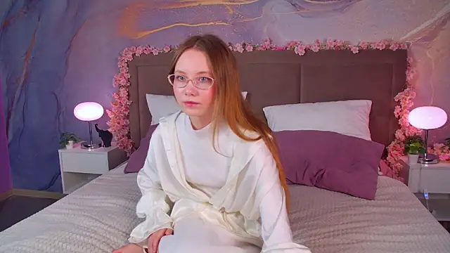 Snapshot of FloraLarsson chatting on June 2026 10:23:01 AM FloraLarsson online show from June 2026 10:23:01 AM