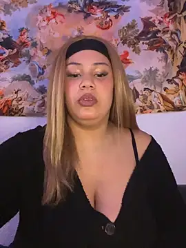 CurvyDusa online show from May 2026 07:00:02 PM