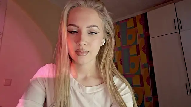 Snapshot of Katrinethequeen chatting on June 2026 04:27:02 PM Katrinethequeen online show from June 2026 04:27:02 PM