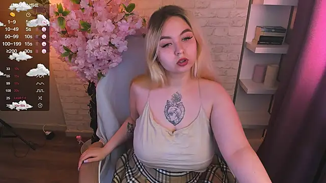 green eye twinkle online show from May 2026 01:29:02 PM