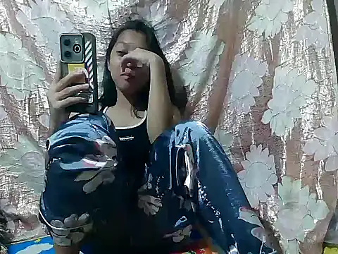 Snapshot of Yours_AsianPinayGirl18 chatting on May 2026 10:53:02 AM Yours AsianPinayGirl18 online show from May 2026 10:53:02 AM