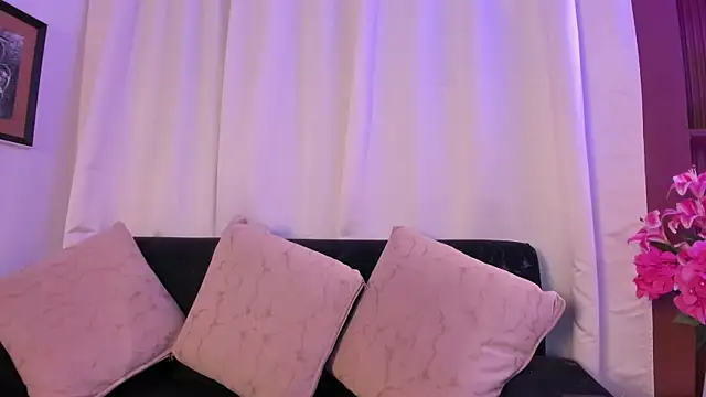 Snapshot of AngeliqueBoyer__ chatting on June 2026 02:32:02 AM AngeliqueBoyer online show from June 2026 02:32:02 AM