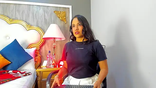 emilly sweett online show from August 2026 07:49:02 PM