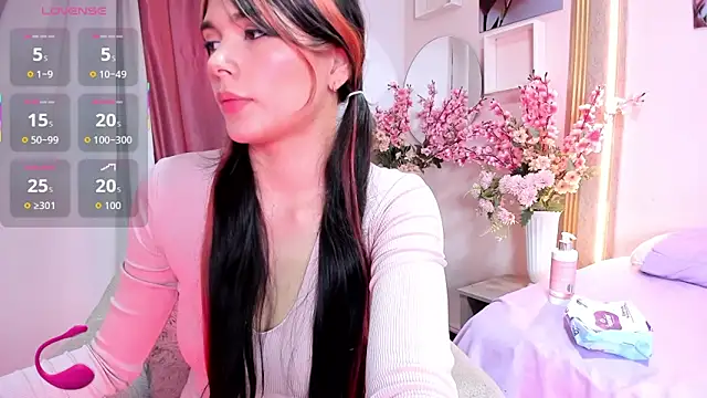 Snapshot of Aili_queen chatting on May 2026 12:56:01 PM Aili queen online show from May 2026 12:56:01 PM