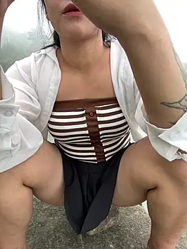Logan Mia online show from May 2026 02:40:01 AM