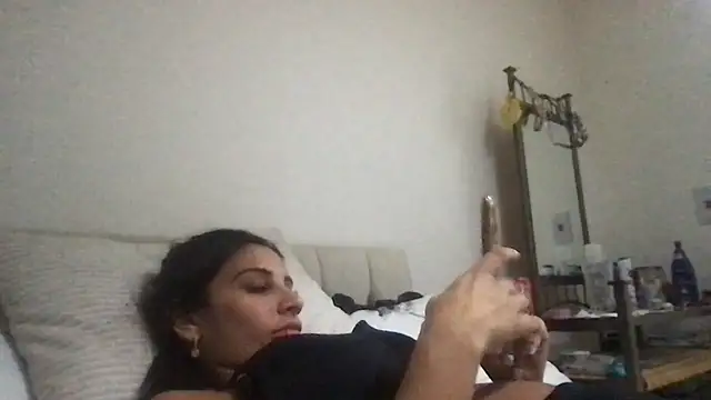 Snapshot of Miss_juicybabes chatting on May 2026 08:26:01 PM Miss juicybabes online show from May 2026 08:26:01 PM