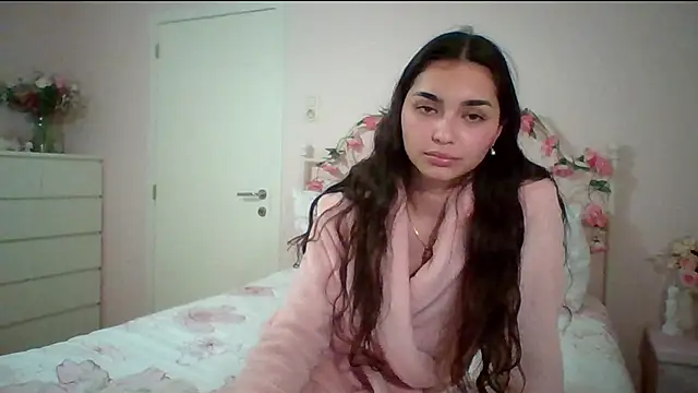 Snapshot of yourbella37 chatting on May 2026 07:52:02 PM yourbella37 online show from May 2026 07:52:02 PM