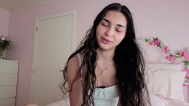 Snapshot of yourbella37 chatting on June 2026 04:35:02 PM yourbella37 online show from June 2026 04:35:02 PM