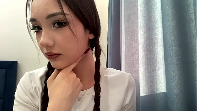 Snapshot of RefereedHobble chatting on May 2026 01:38:02 PM RefereedHobble online show from May 2026 01:38:02 PM