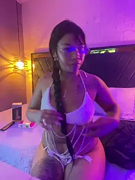 naomifox  online show from May 2026 02:28:02 AM