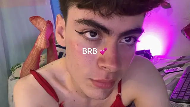 Snapshot of _peachyboy chatting on July 2026 03:42:01 AM peachyboy online show from July 2026 03:42:01 AM