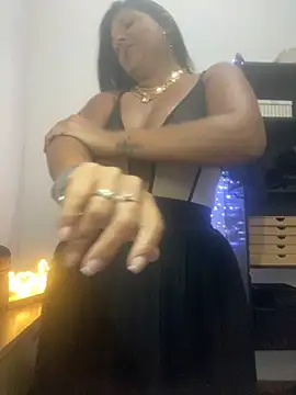 VelvetLunna online show from May 2026 01:25:02 AM