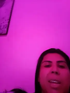 Yasmin Almeida online show from May 2026 04:11:02 PM