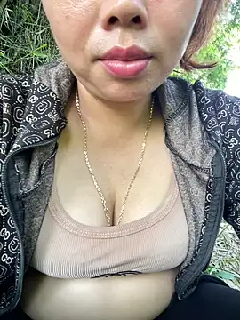 Snapshot of Banana-zz chatting on May 2026 11:12:03 PM Banana-zz online show from May 2026 11:12:03 PM