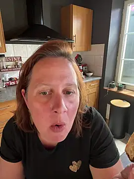 Snapshot of zelda252 chatting on July 2026 10:22:02 AM zelda252 online show from July 2026 10:22:02 AM