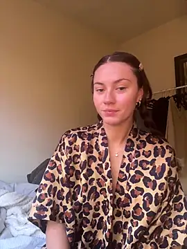 Snapshot of daisycollins chatting on May 2026 03:45:02 AM daisycollins online show from May 2026 03:45:02 AM