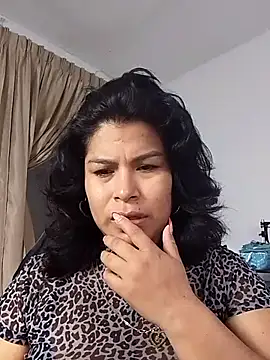 Snapshot of Aurorasaenz_ chatting on June 2026 12:17:01 PM Aurorasaenz online show from June 2026 12:17:01 PM