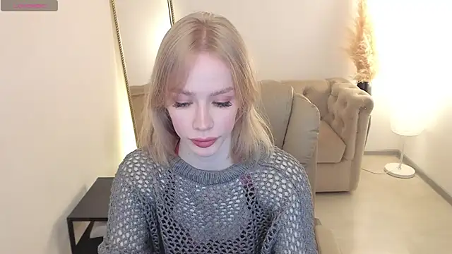 Poly Sweet online show from May 2026 08:25:01 PM