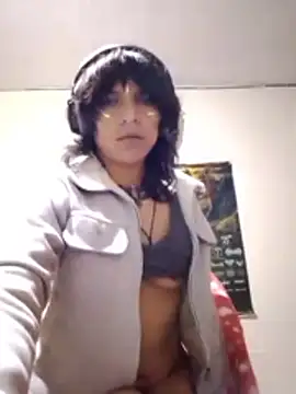 Snapshot of Liil_bunny chatting on May 2026 04:21:01 AM Liil bunny online show from May 2026 04:21:01 AM